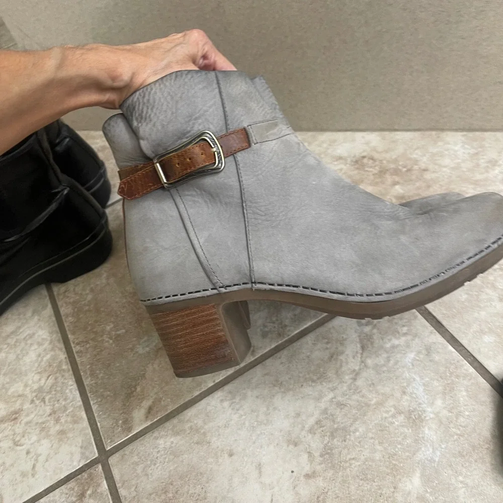 Dansko hatley Grey Leather Boots Side Buckle Wood Heel Women Size 41 USA 10.5-11